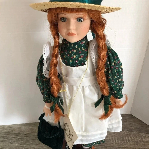 Vtg Anne of Green Gables Porcelain Doll - Picture 4 of 11